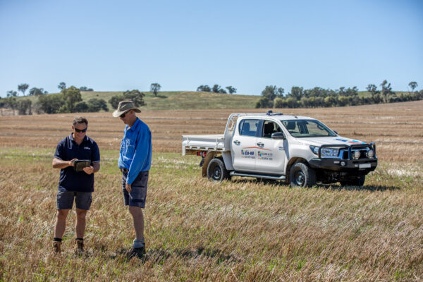 Agronomist and farmer with ZetiRover